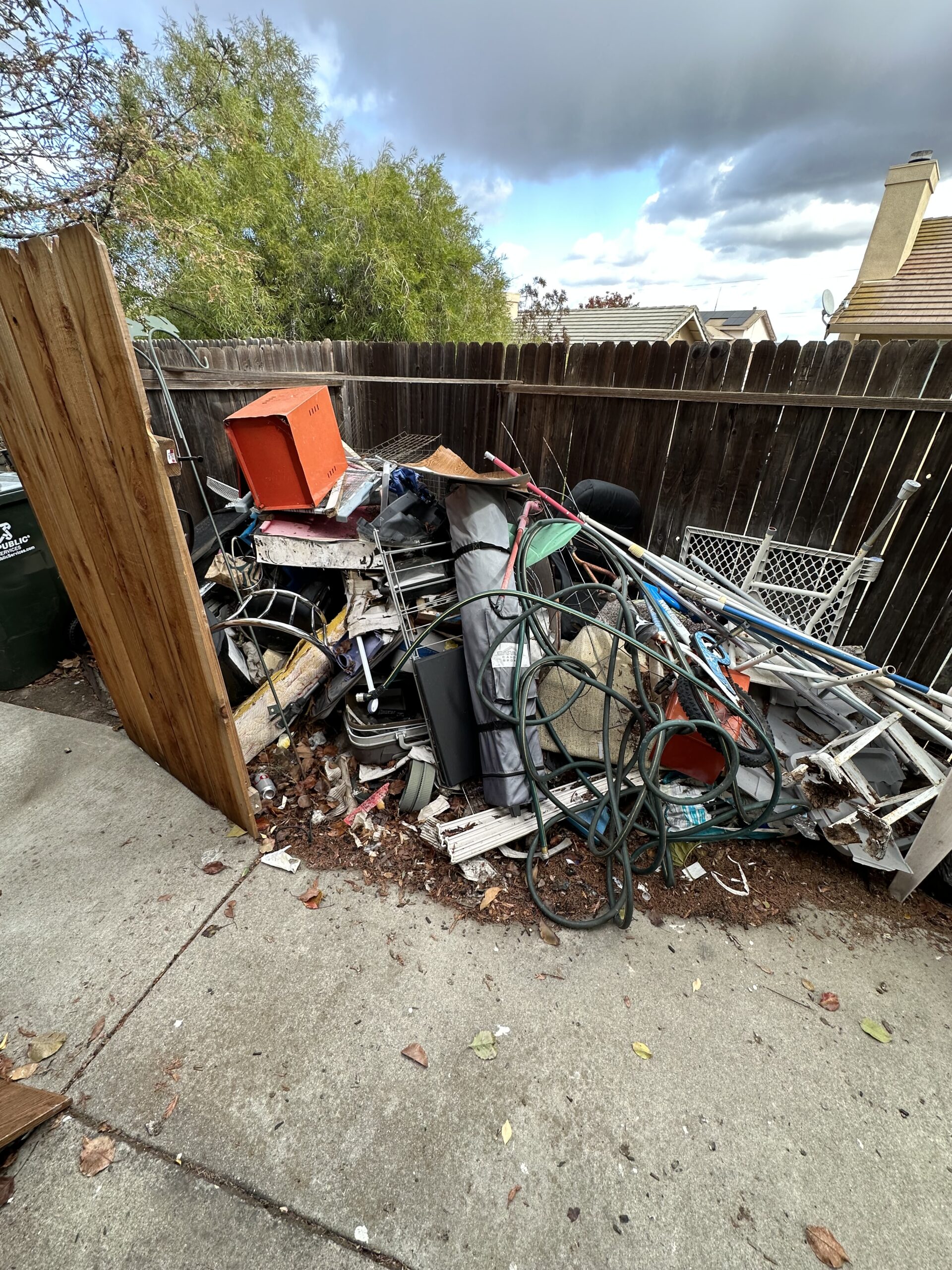 The Top 7 Reasons to Schedule a Commercial Cleanout Today